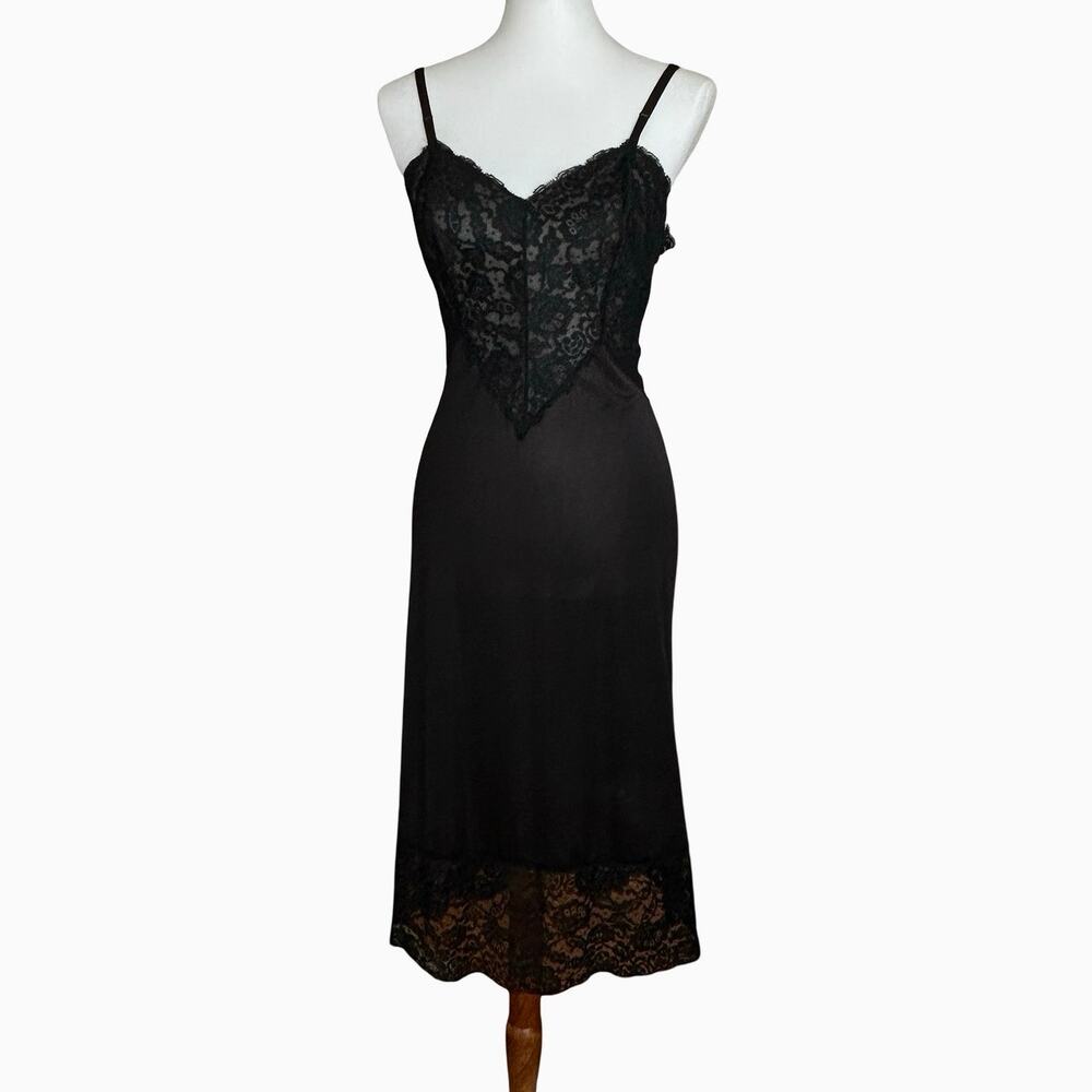 1960s Vintage Vanity Fair Lace Nylon Tricot Slip